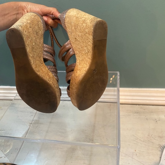 Tory Burch, leather python, embossed, wedge heels, size 8.5 brown - Picture 6 of 7